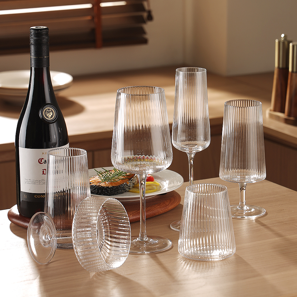 Elegant Fluted Wine Glasses Collection（images 5）